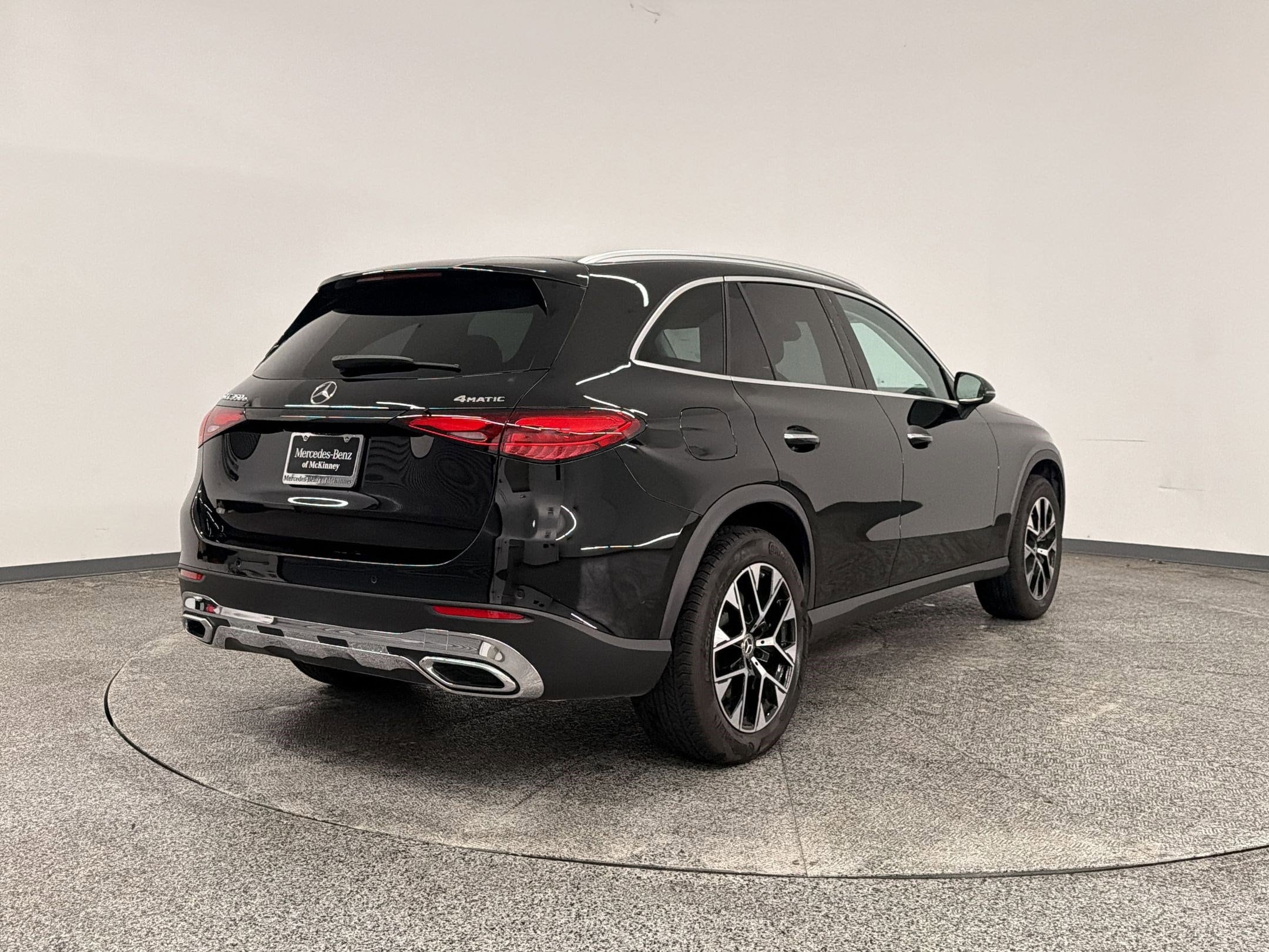 2026 Mercedes-Benz GLC Base - Photo 8