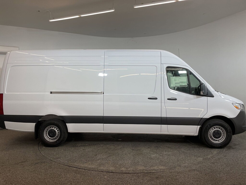 New 2025 Mercedes-Benz Sprinter 2500 High Roof 4-Cyl Diesel HO Van Crew Van