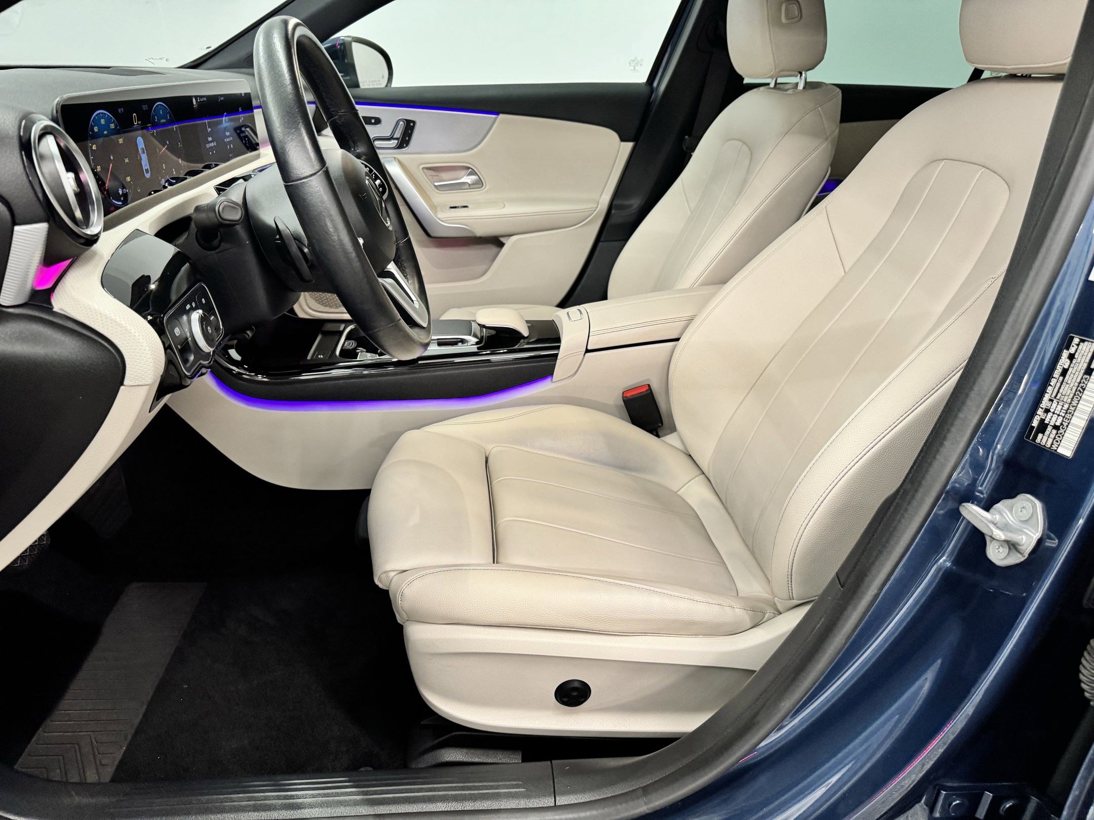 2019 Mercedes Benz A 220 photo 3