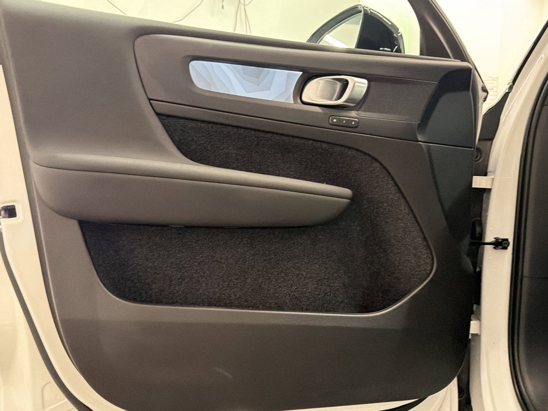 2023 Volvo XC40 Core - Photo 19