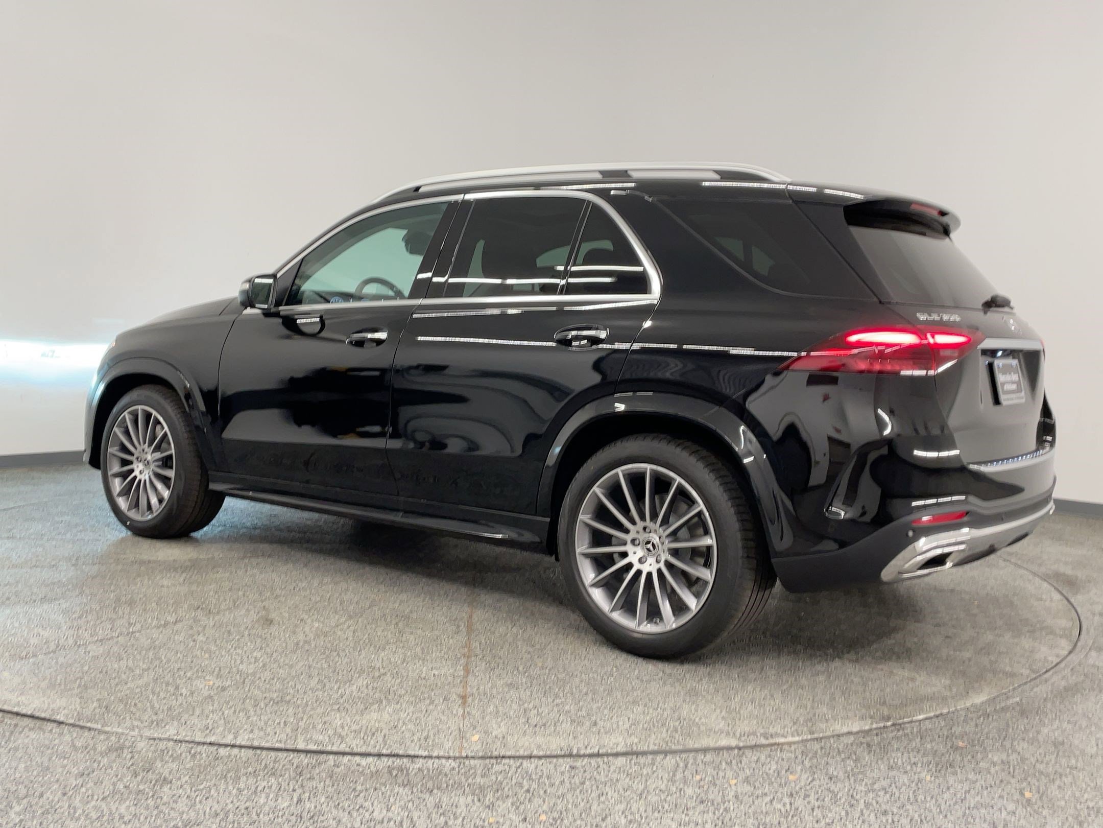 2026 Mercedes Benz GLE 350 4MATIC photo 2