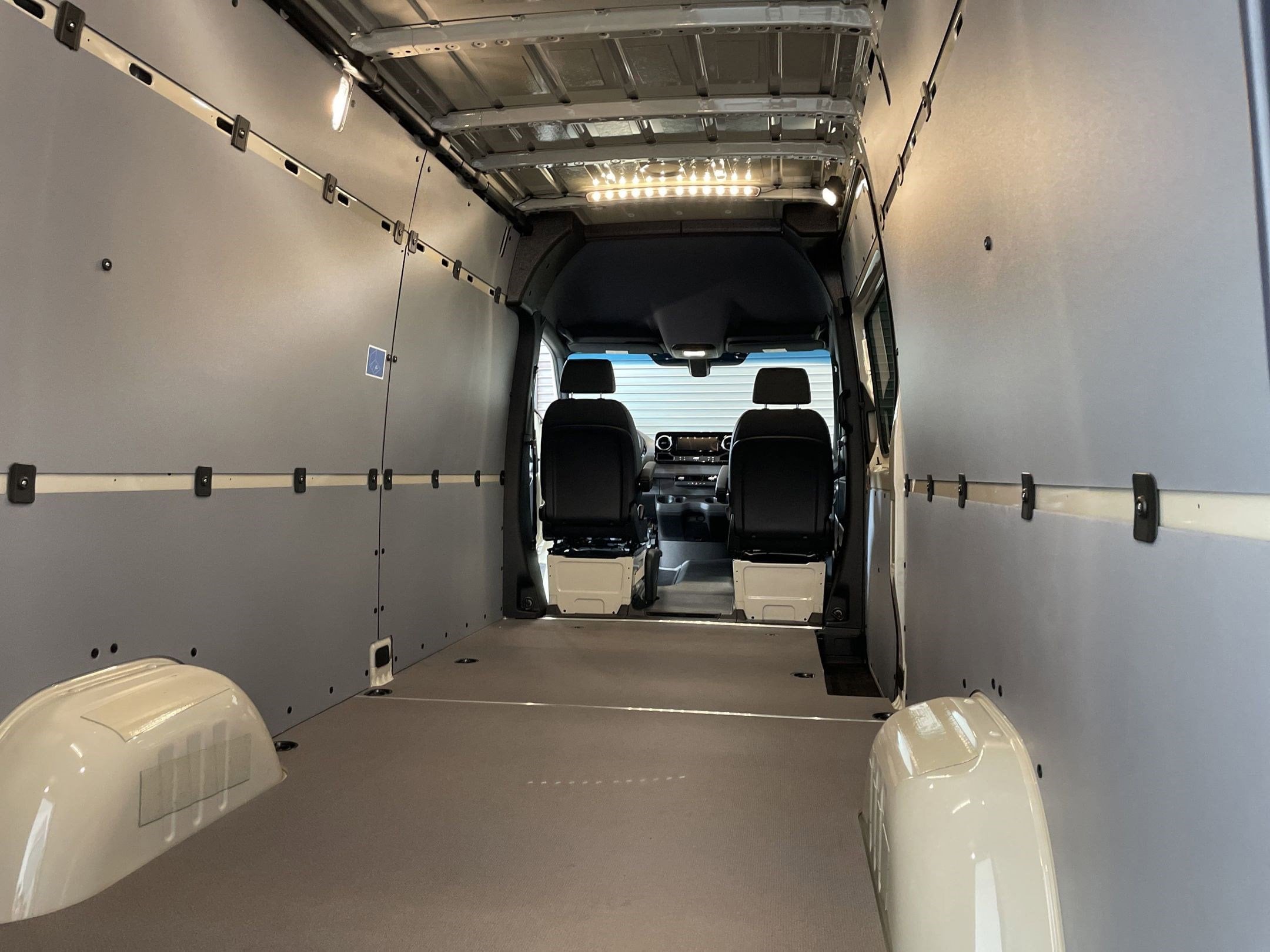 2025 Mercedes-Benz Sprinter Crew Van Base - Photo 29