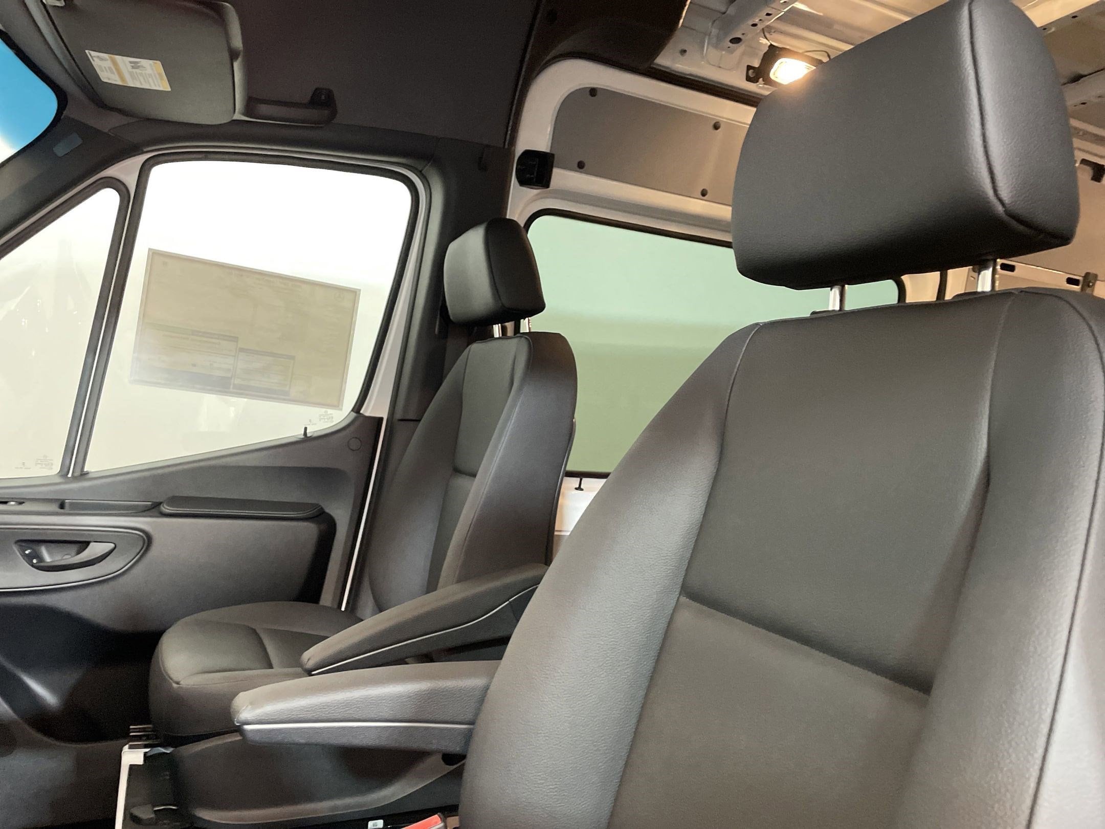 2025 Mercedes-Benz Sprinter Crew Van Base - Photo 23