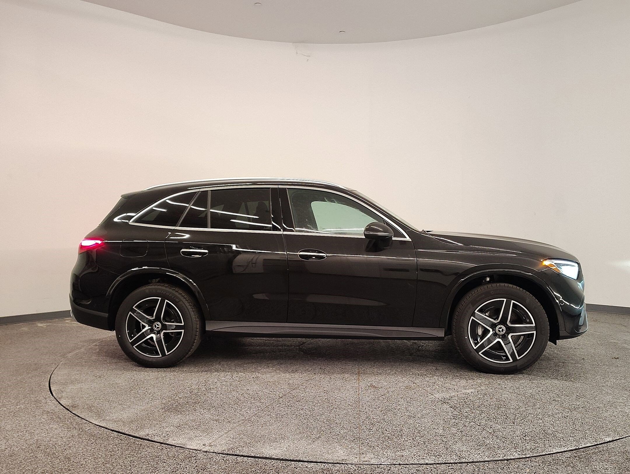 2026 Mercedes-Benz GLC Base - Photo 8