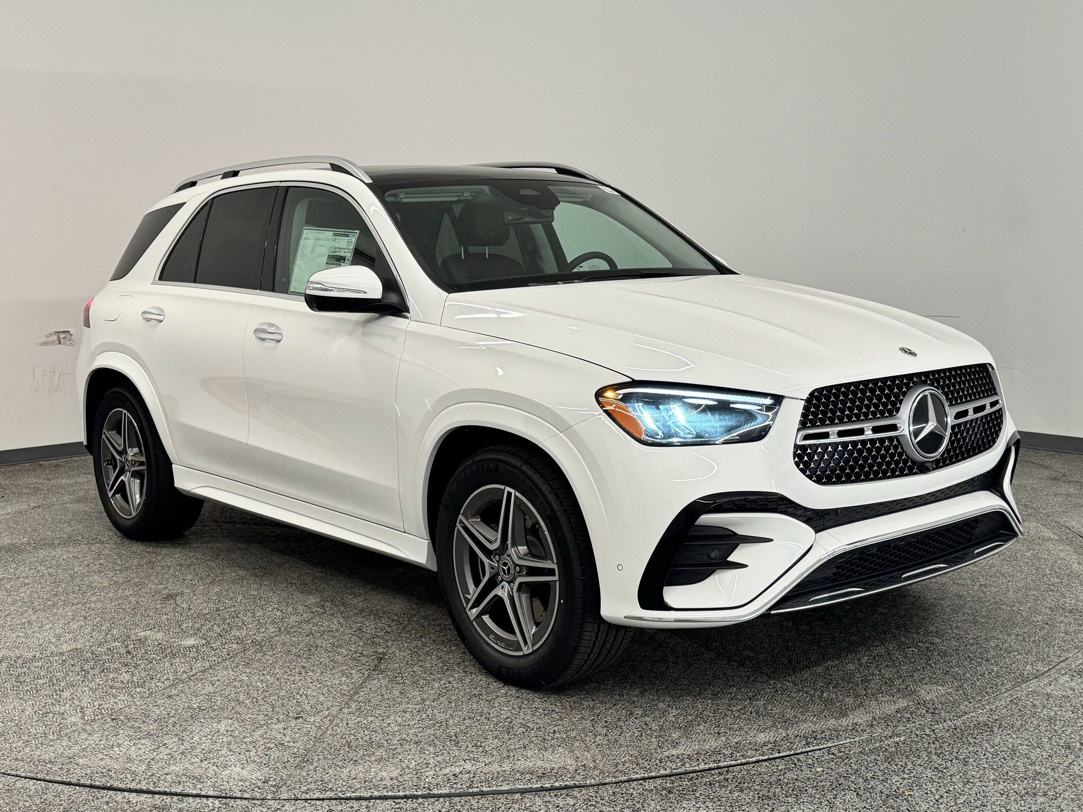 2026 Mercedes Benz GLE 450 4MATIC photo 3