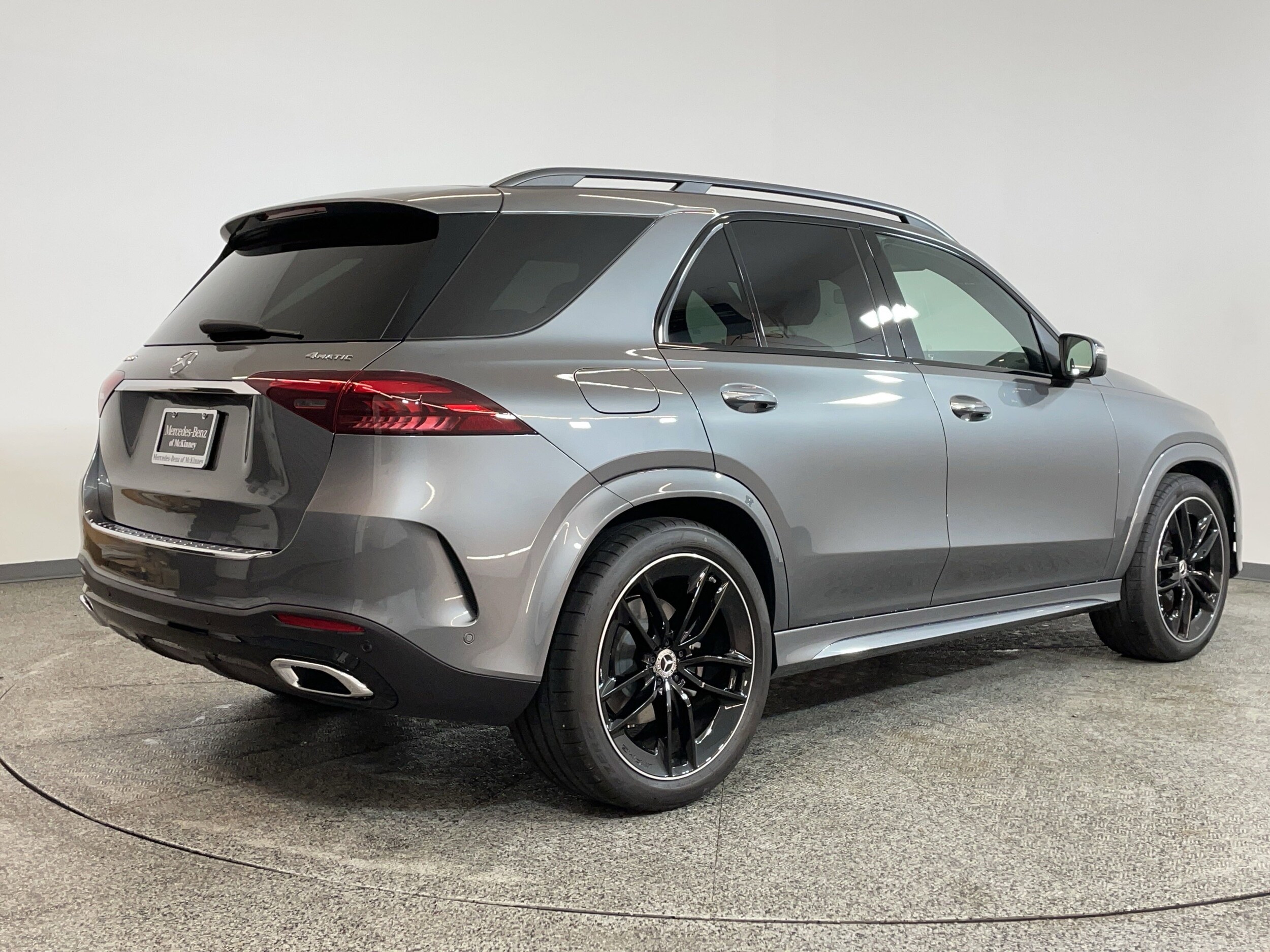 2025 Mercedes Benz GLE 450 4MATIC photo 4
