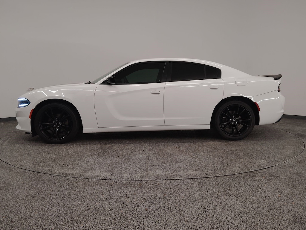 Used 2018 Dodge Charger SXT Sedan