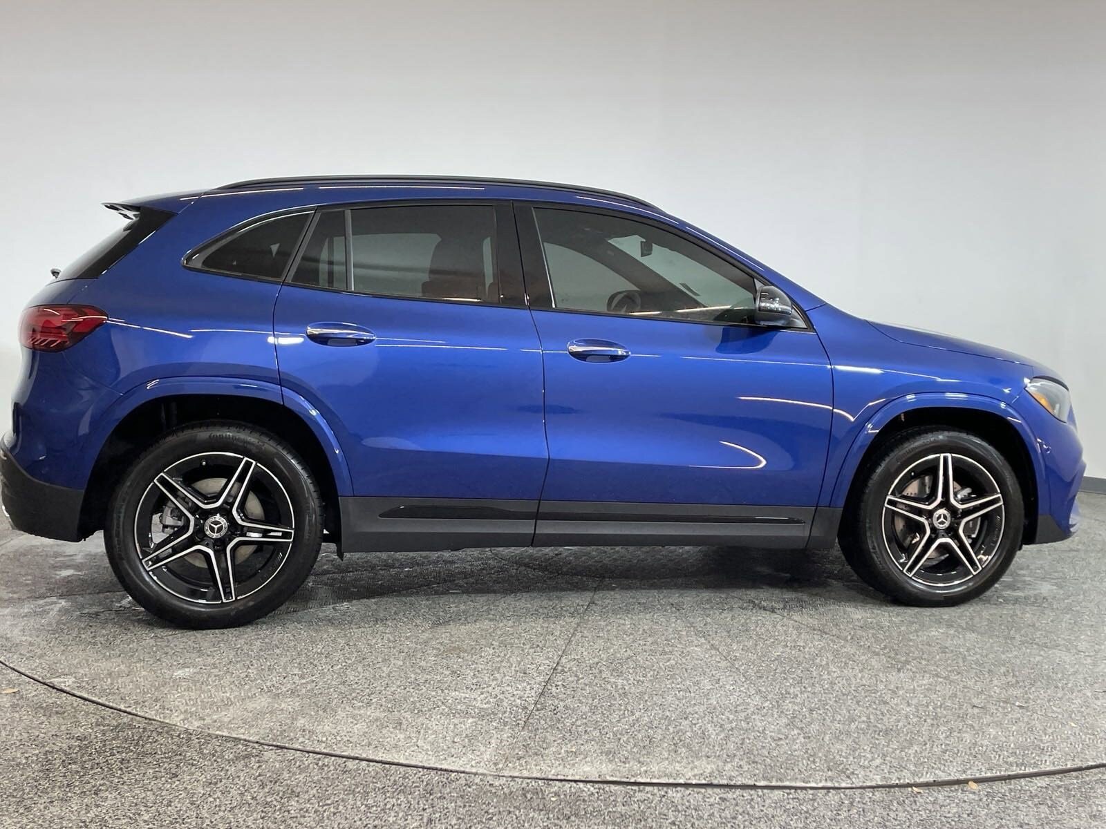 2025 Mercedes Benz GLA 250 photo 3