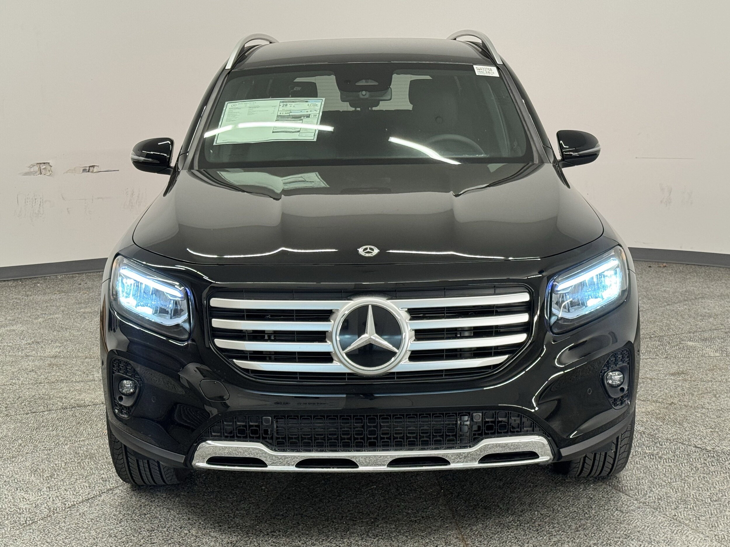 2025 Mercedes Benz GLB 250 photo 2