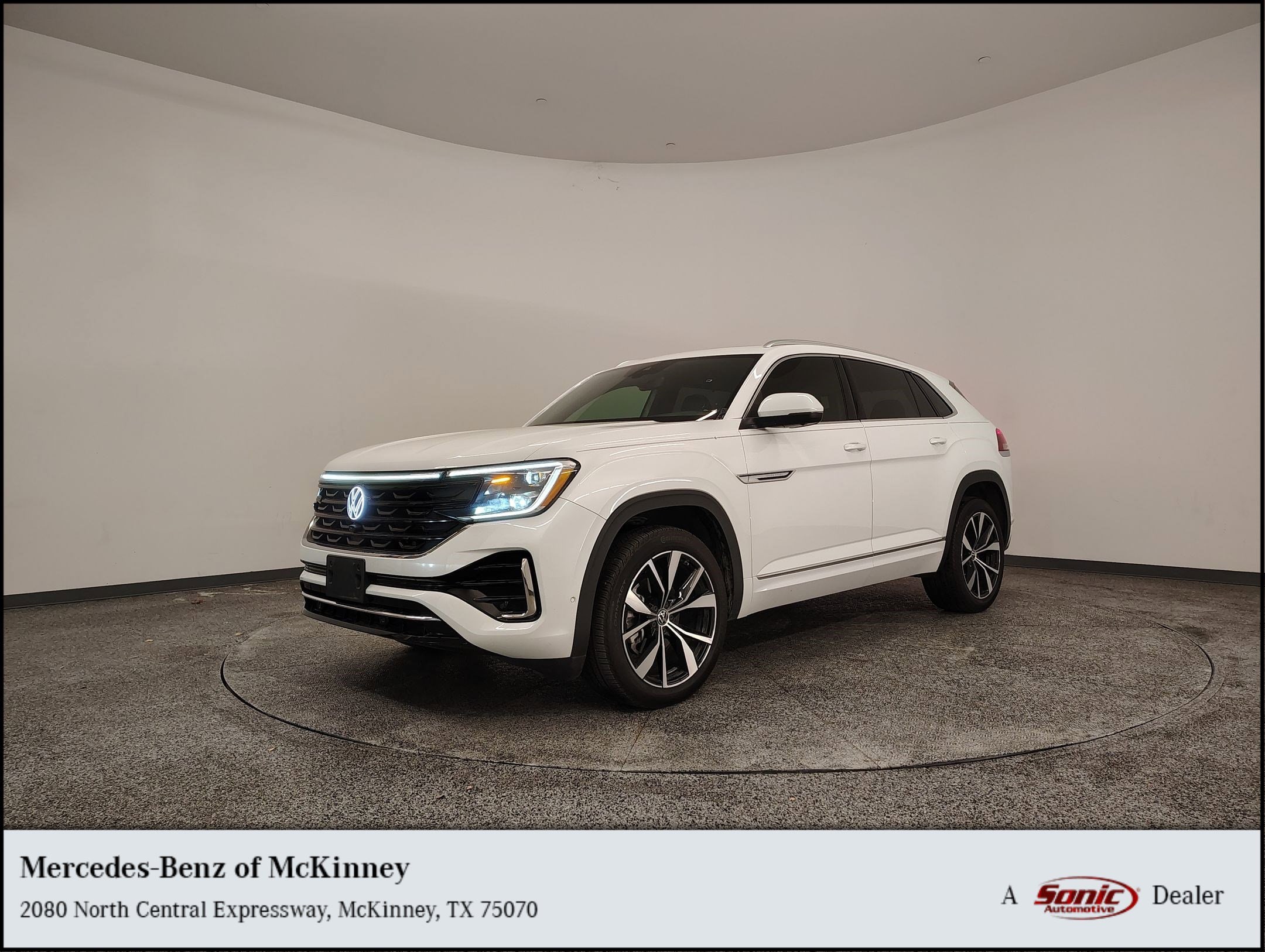 2024 Volkswagen Atlas Cross Sport SEL Premium R-LINE's photo