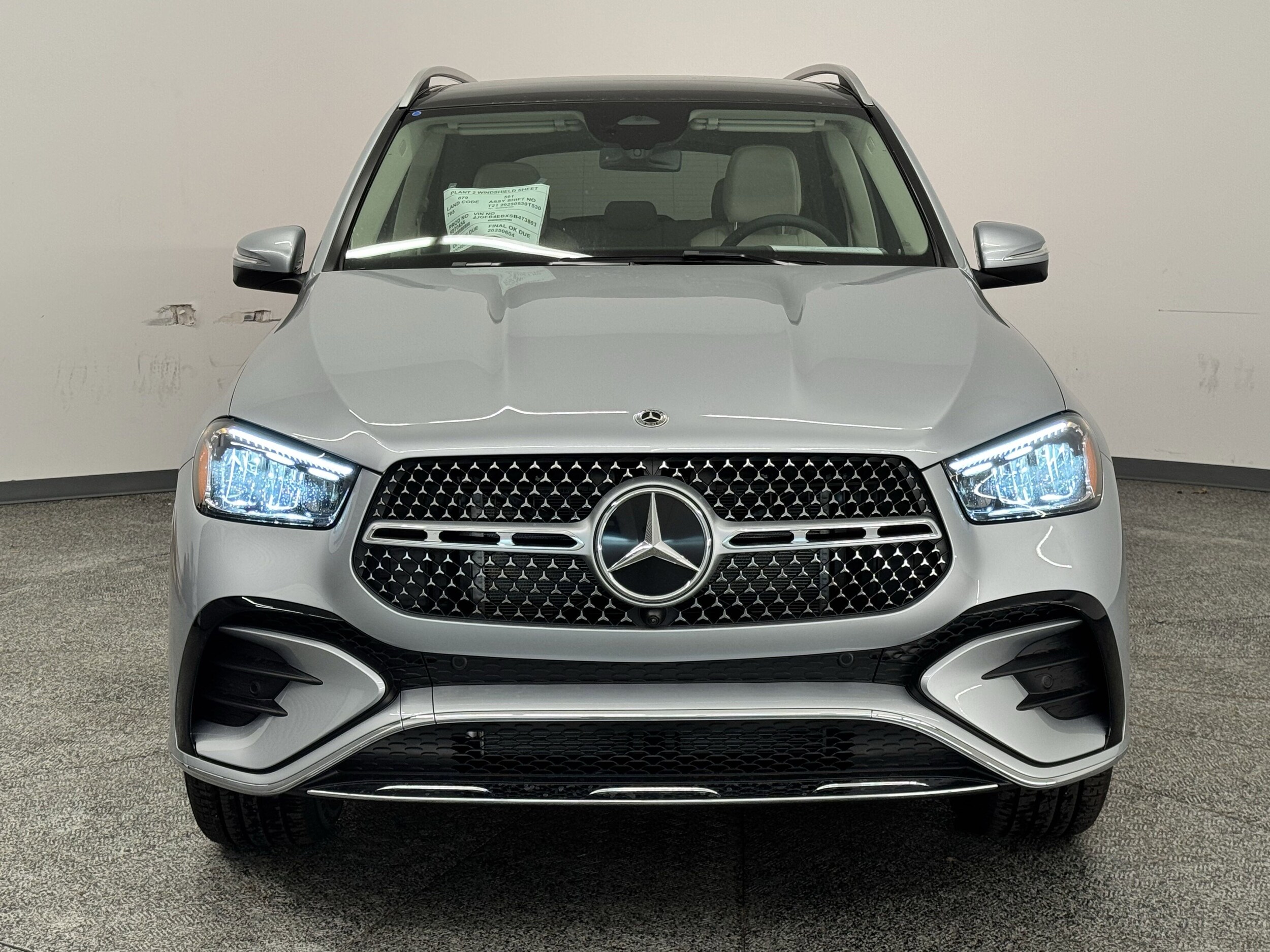 2025 Mercedes Benz GLE 350 4MATIC photo 2