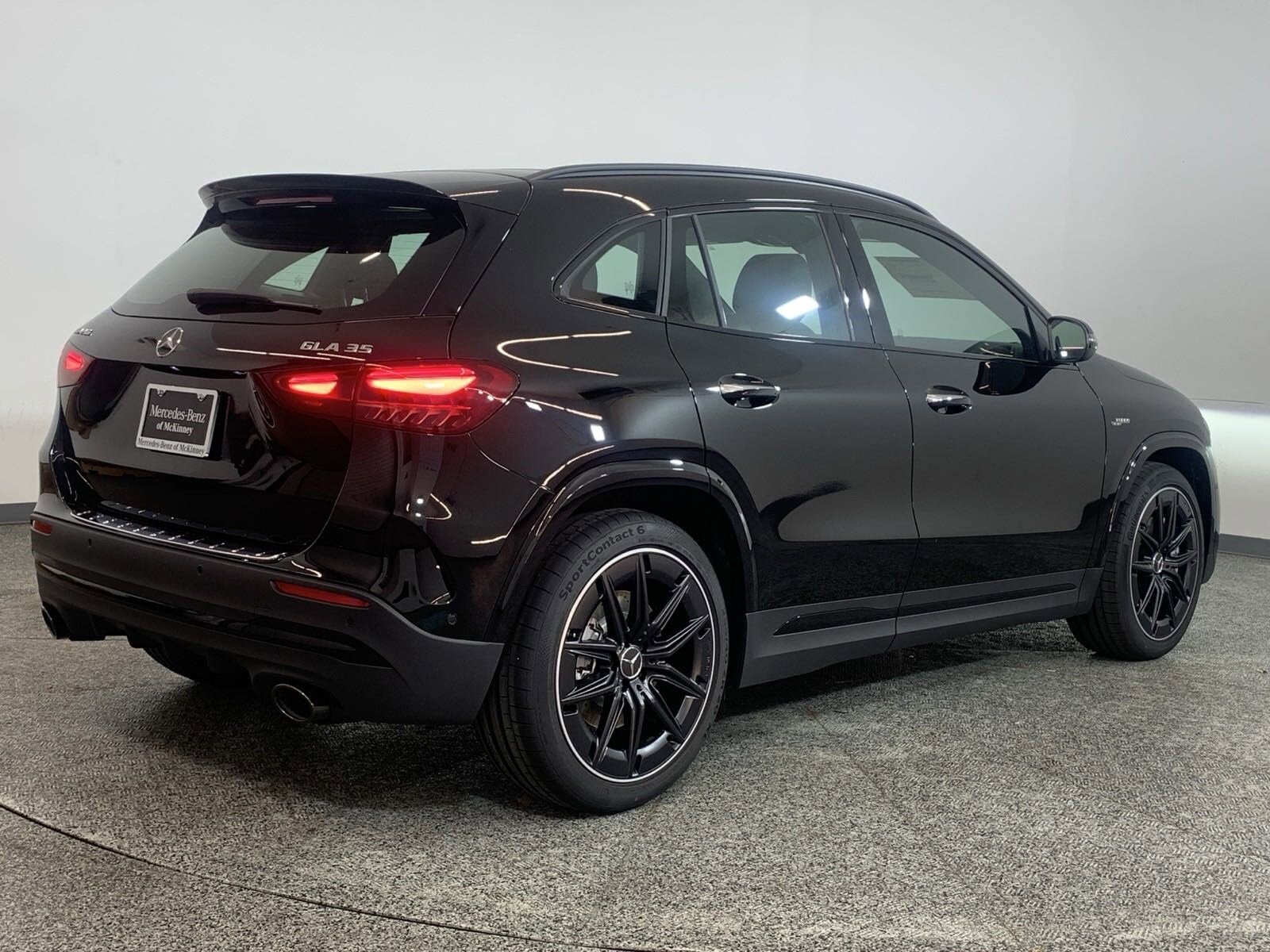 2025 Mercedes Benz GLA AMG 35 4MATIC photo 4