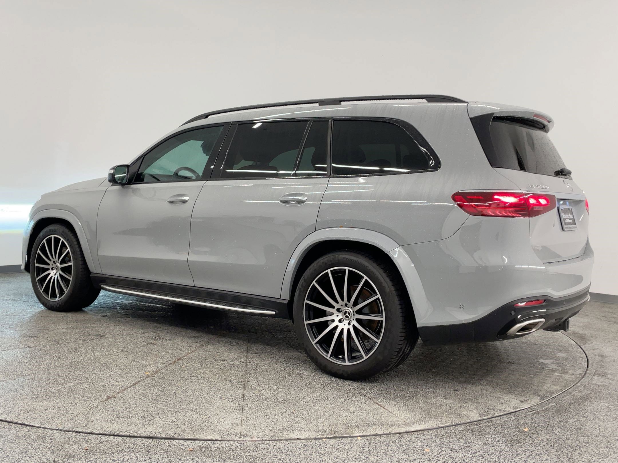 2024 Mercedes Benz GLS 580 photo 2