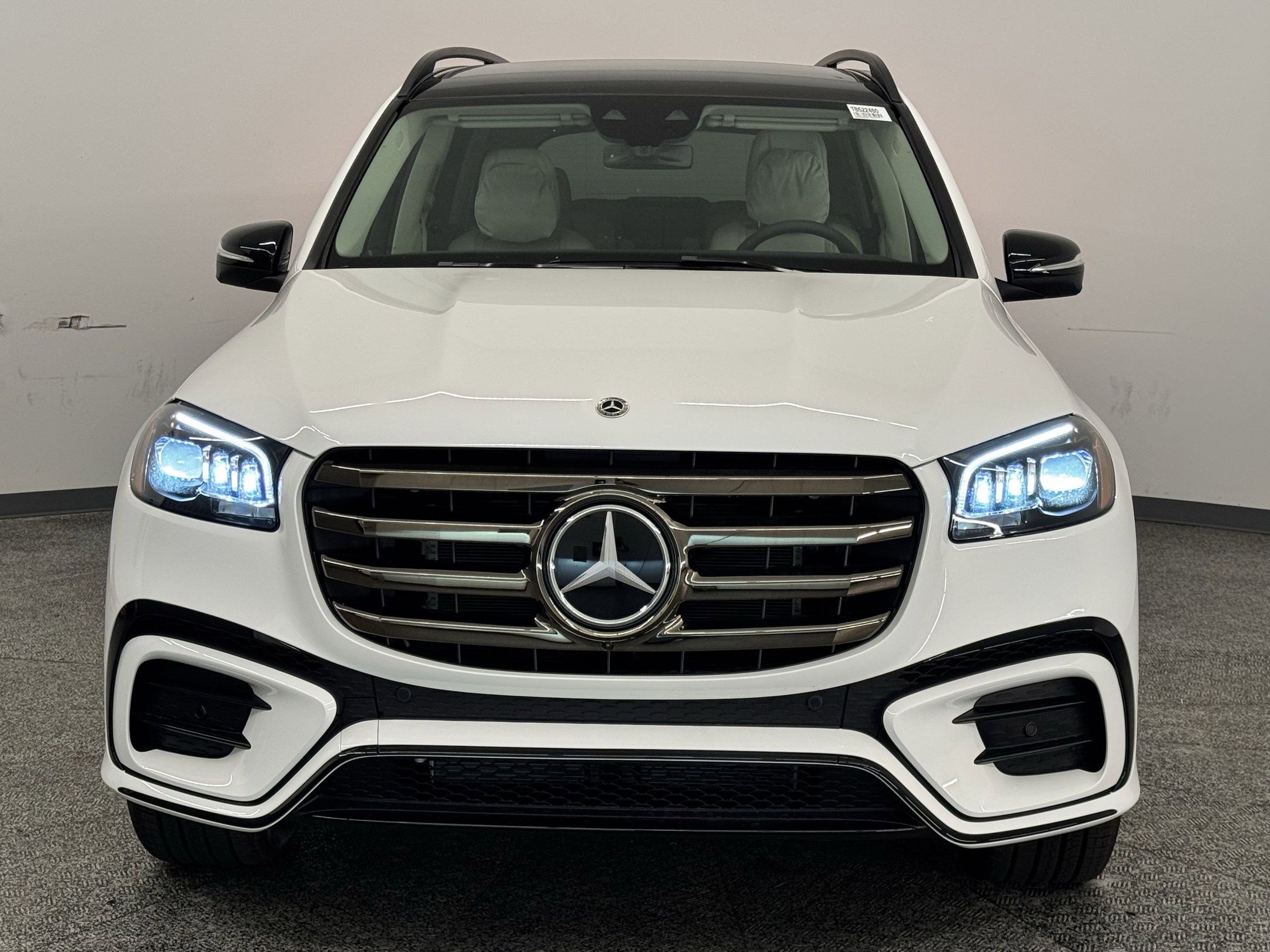 2026 Mercedes Benz GLS 450 4MATIC photo 4