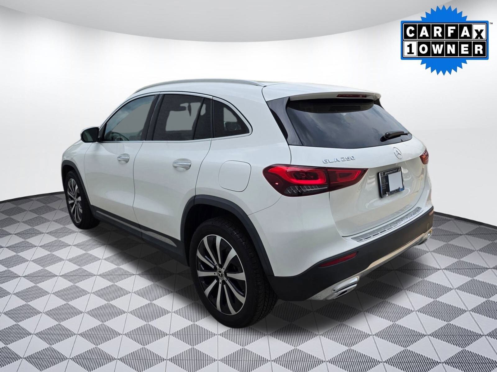 2022 Mercedes Benz GLA 250 photo 2