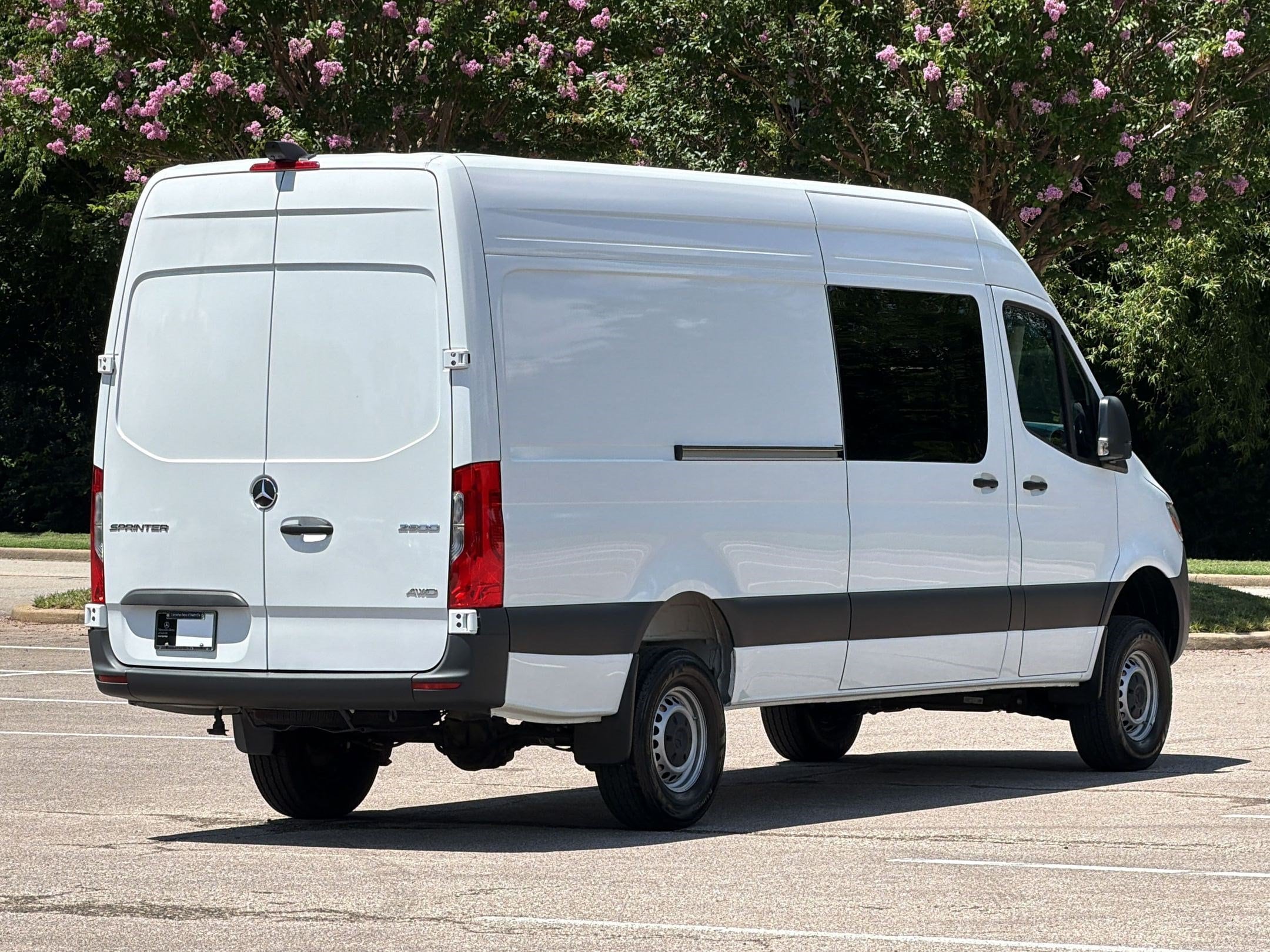 2025 Mercedes-Benz Sprinter Crew Van Base - Photo 11