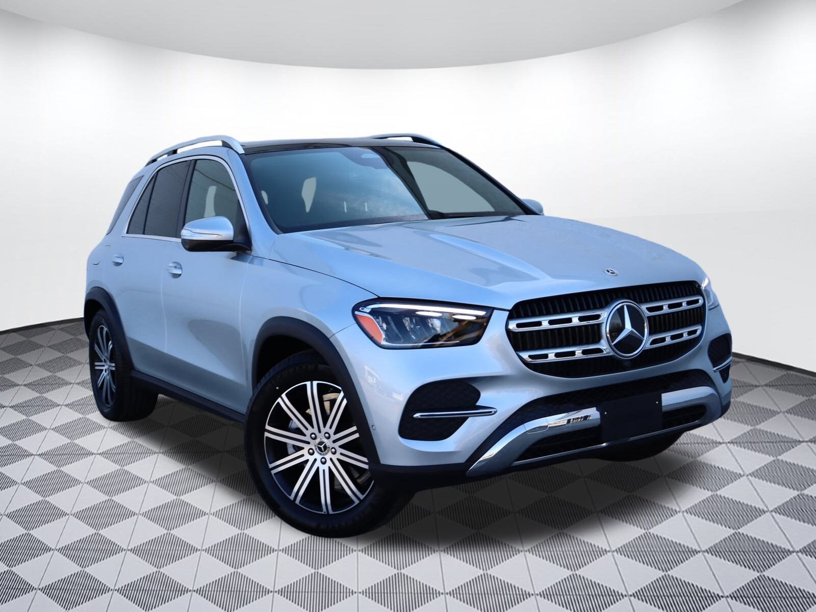 2025 Mercedes Benz GLE 350 4MATIC photo 2