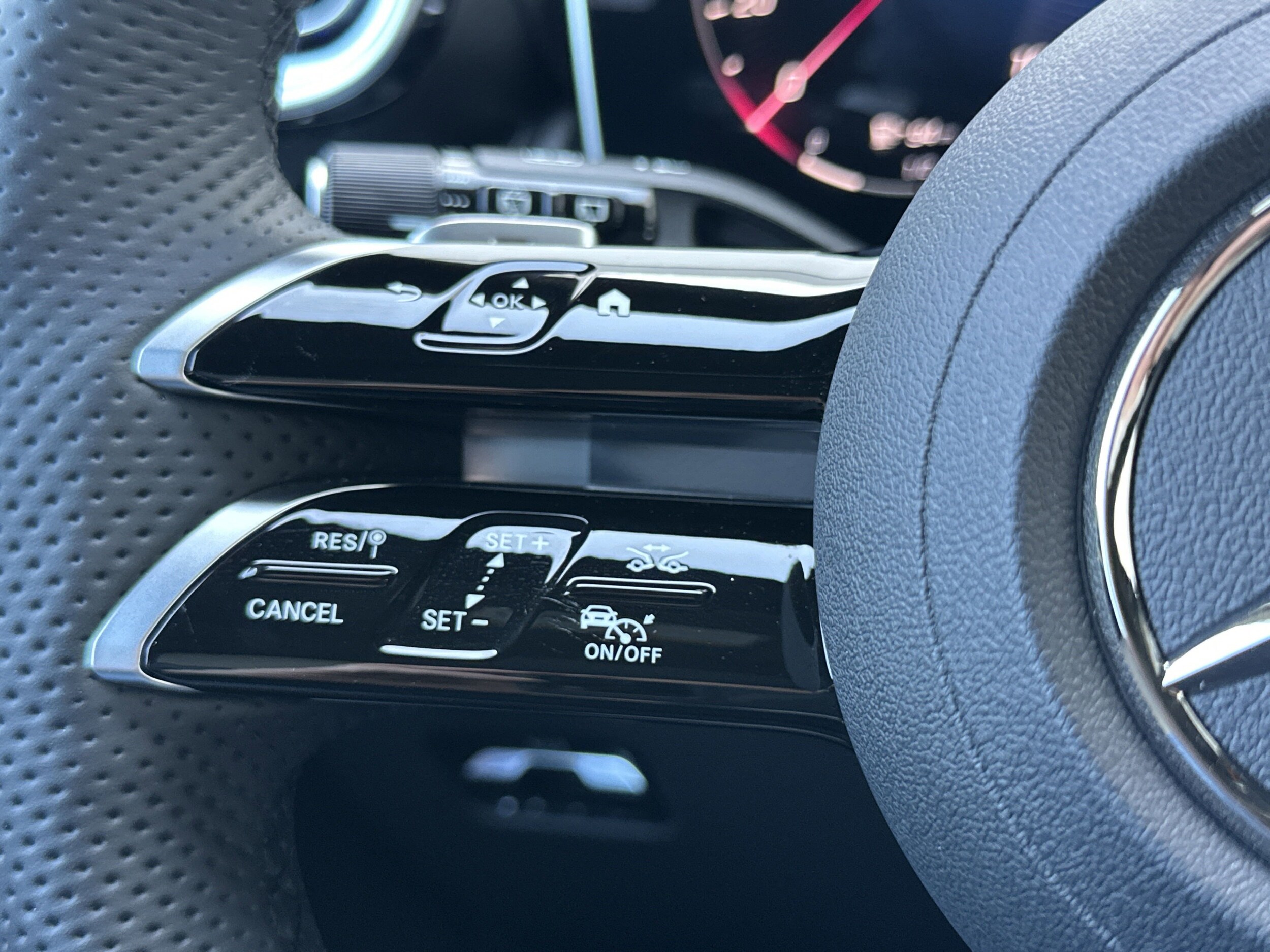 ２０２５年　Mercedes-Benz 缶　福缶 NZG 1031/55 Mercedes AMG ONE - hightech silver 1/12 prevente