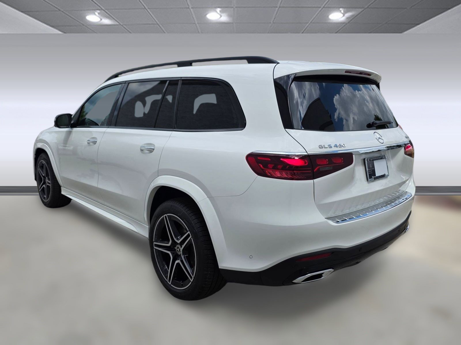 2026 Mercedes Benz GLS 450 4MATIC photo 2