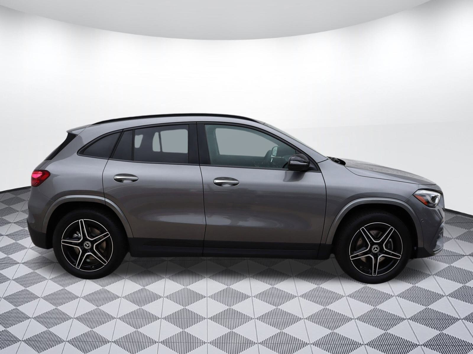 2025 Mercedes Benz GLA 250 photo 4