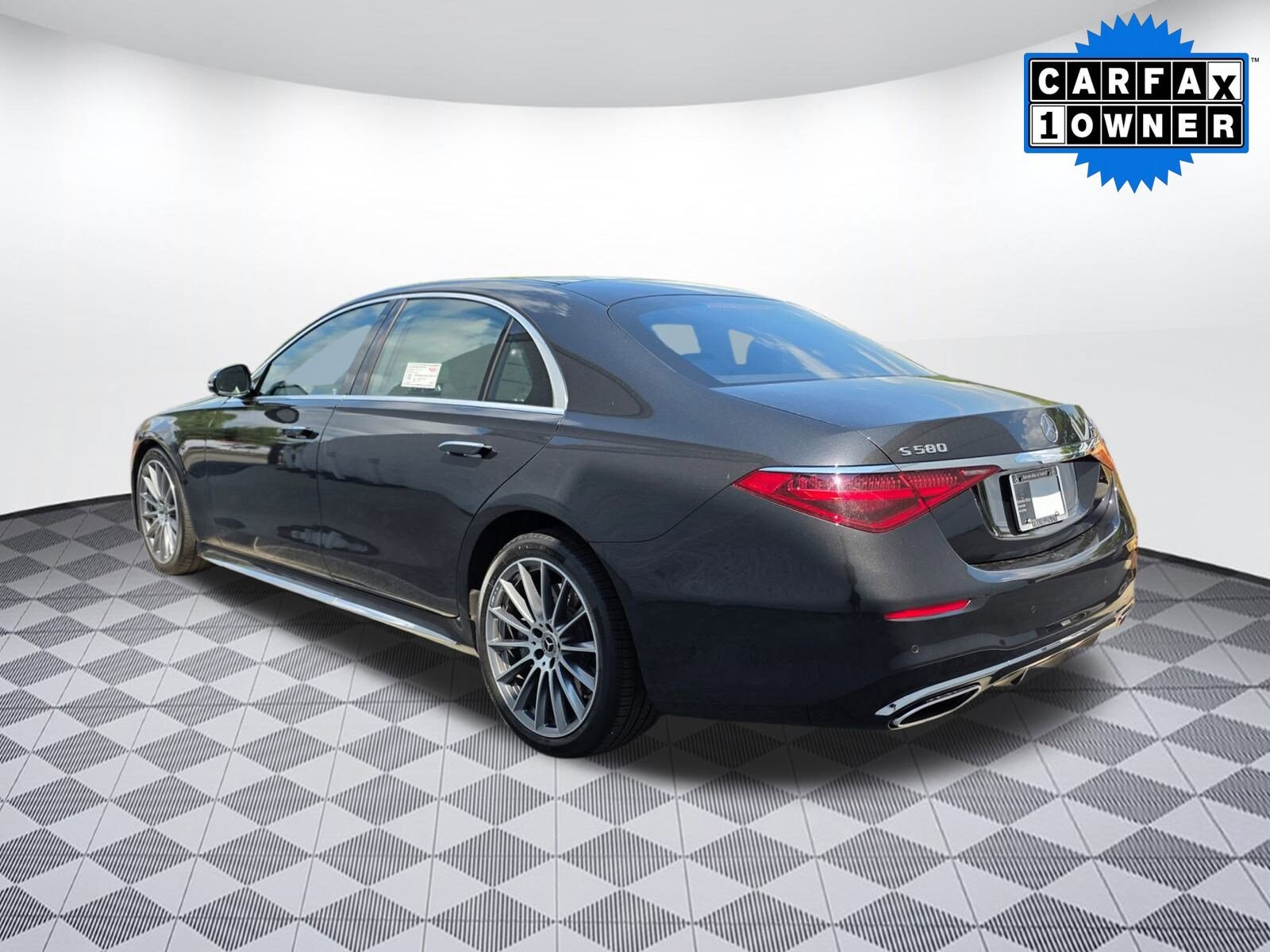 2024 Mercedes Benz S 580 photo 2