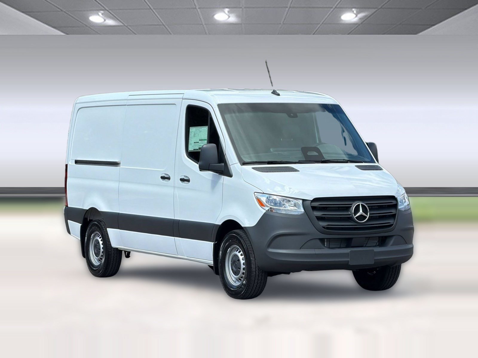 Sprinter Cargo Van 2500 Standard Roof I4 Diesel HO 144 RWD 2500 Standard Roof I4 Diesel HO 144 RWD