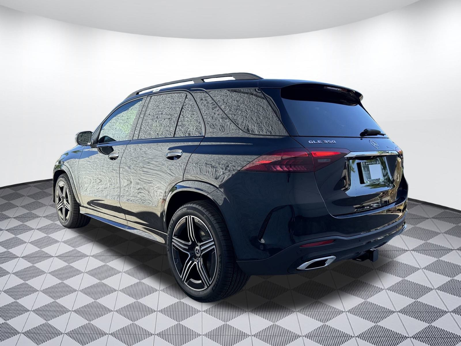2025 Mercedes Benz GLE 350 4MATIC photo 2