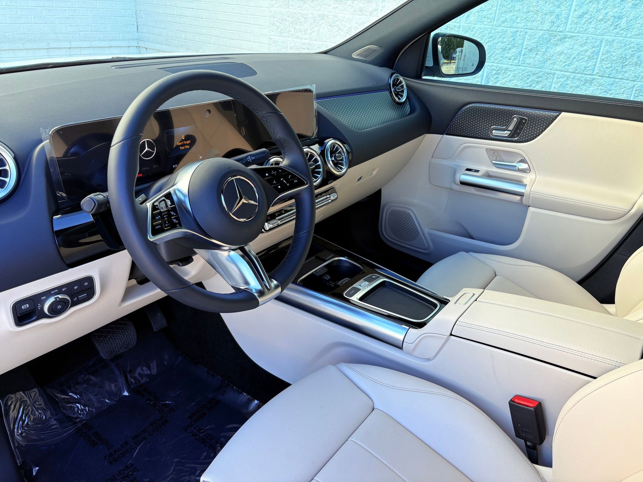 2025 Mercedes Benz GLA 250 photo 4