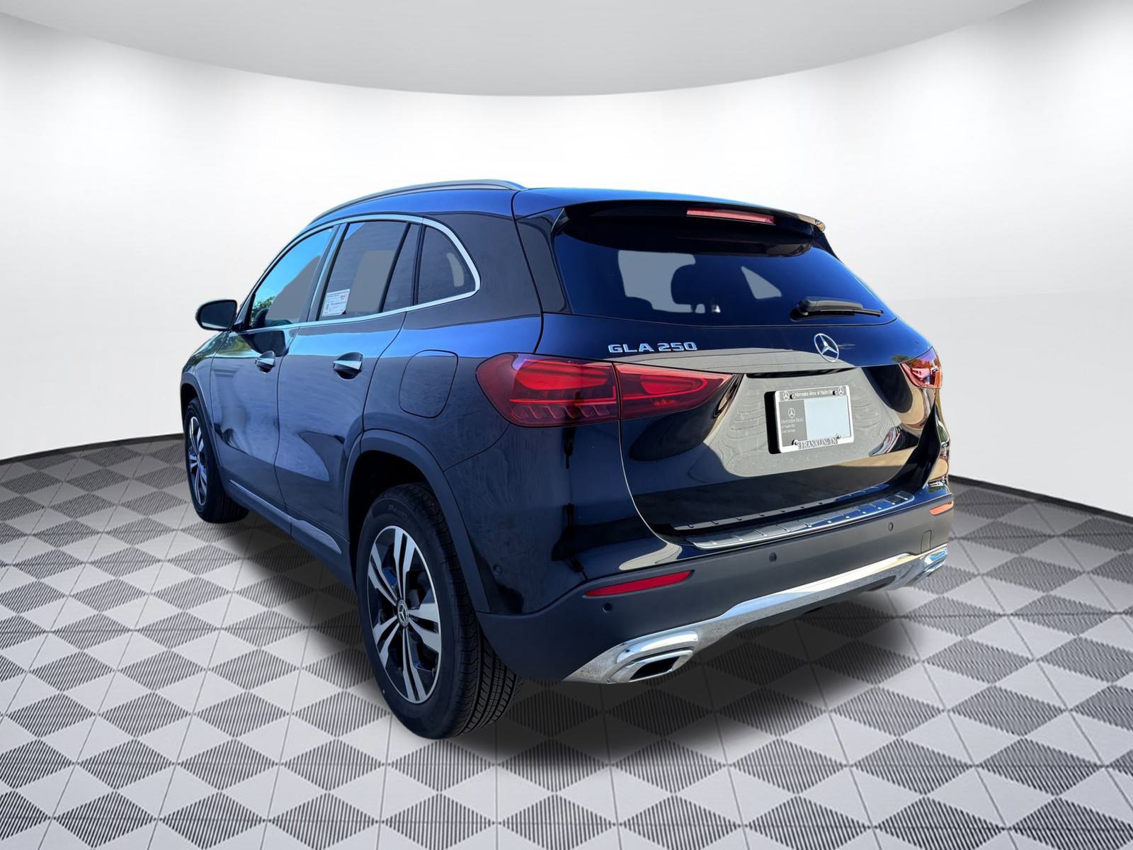2025 Mercedes Benz GLA 250 photo 3