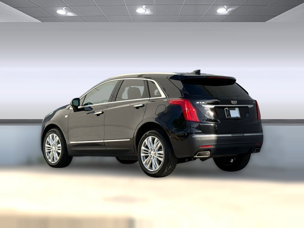 Used 2018 CADILLAC XT5 Premium Luxury FWD SUV