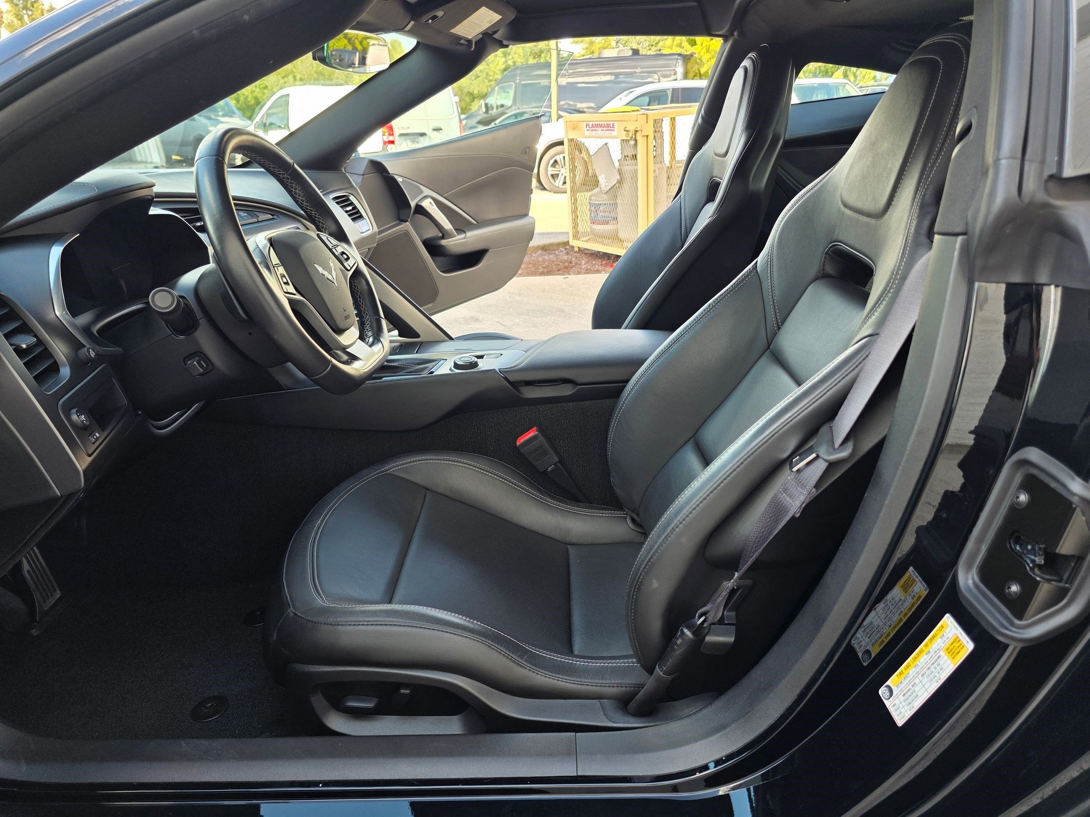 2017 Chevrolet Corvette Stingray 1LT Z51 photo 4