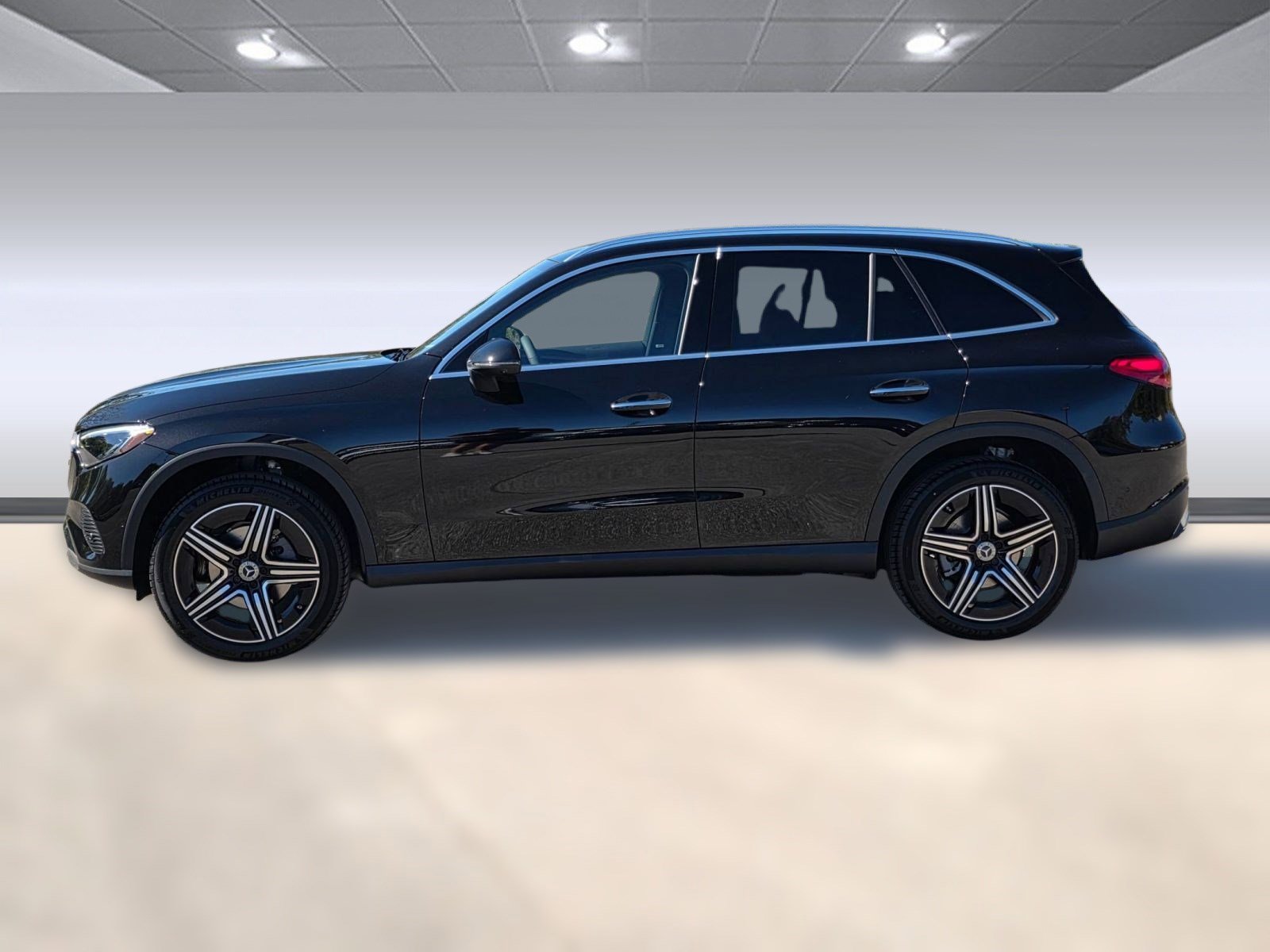 2026 Mercedes Benz GLC 300 4MATIC photo 2