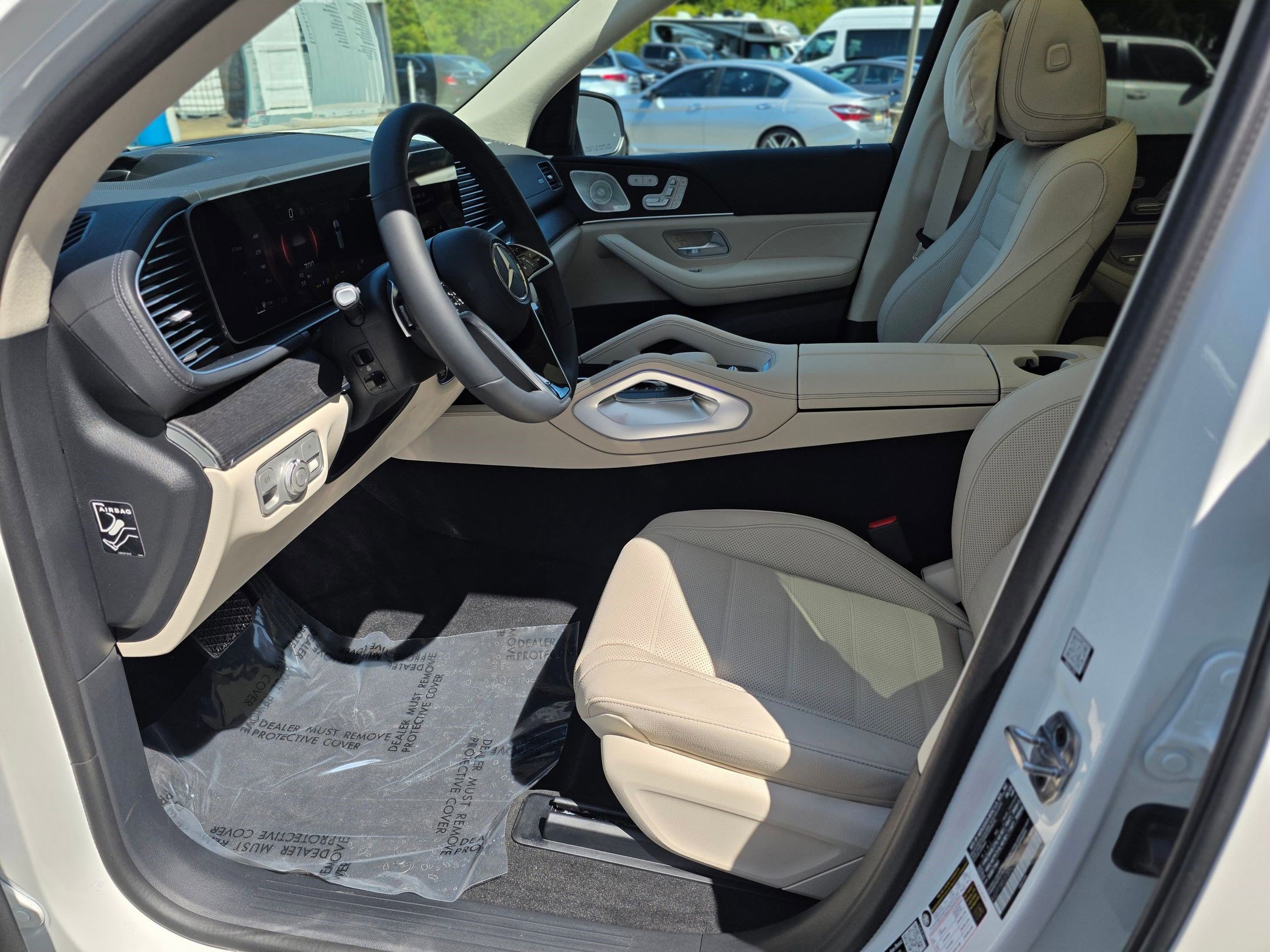2026 Mercedes Benz GLS 450 4MATIC photo 3