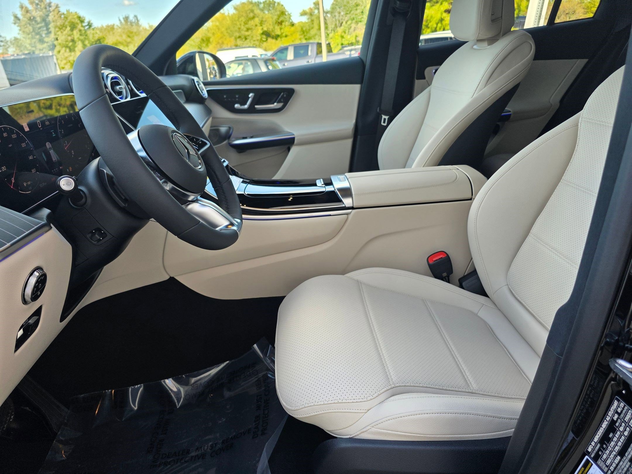 2026 Mercedes Benz GLC 300 4MATIC photo 4