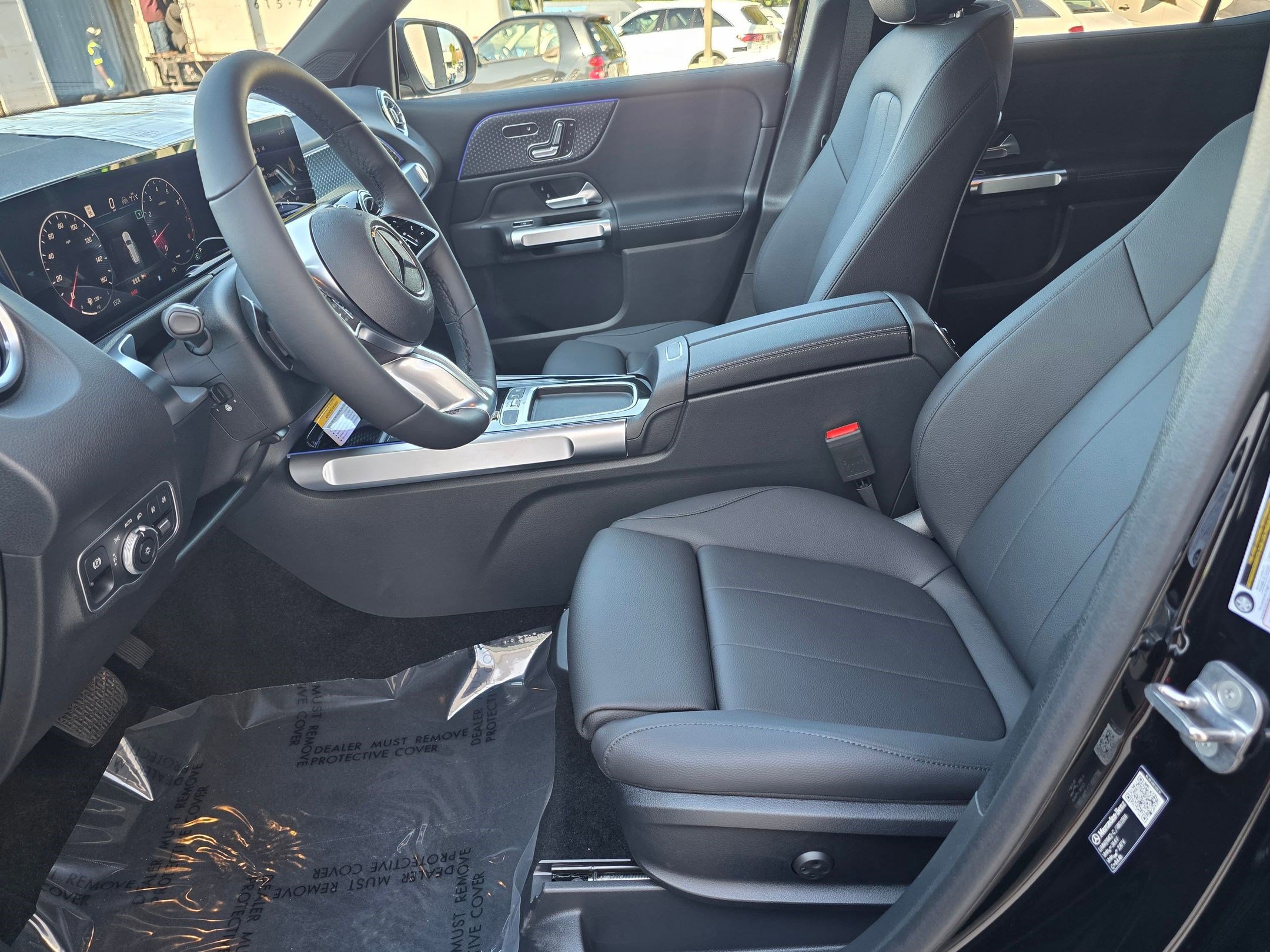 2026 Mercedes Benz GLB 250 4MATIC photo 3