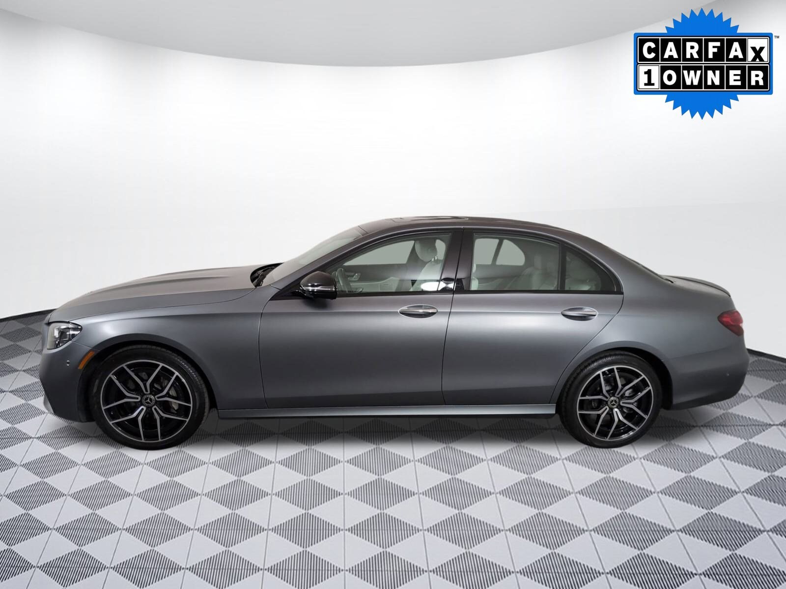 2023 Mercedes Benz E 450 Sedan photo 2