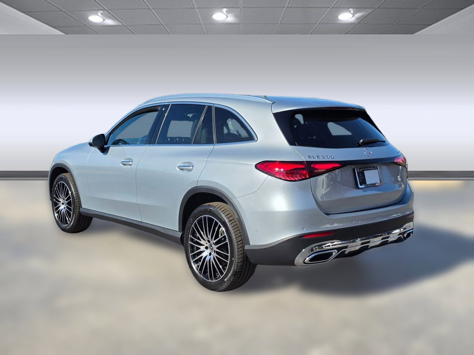 2026 Mercedes Benz GLC 300 4MATIC photo 3