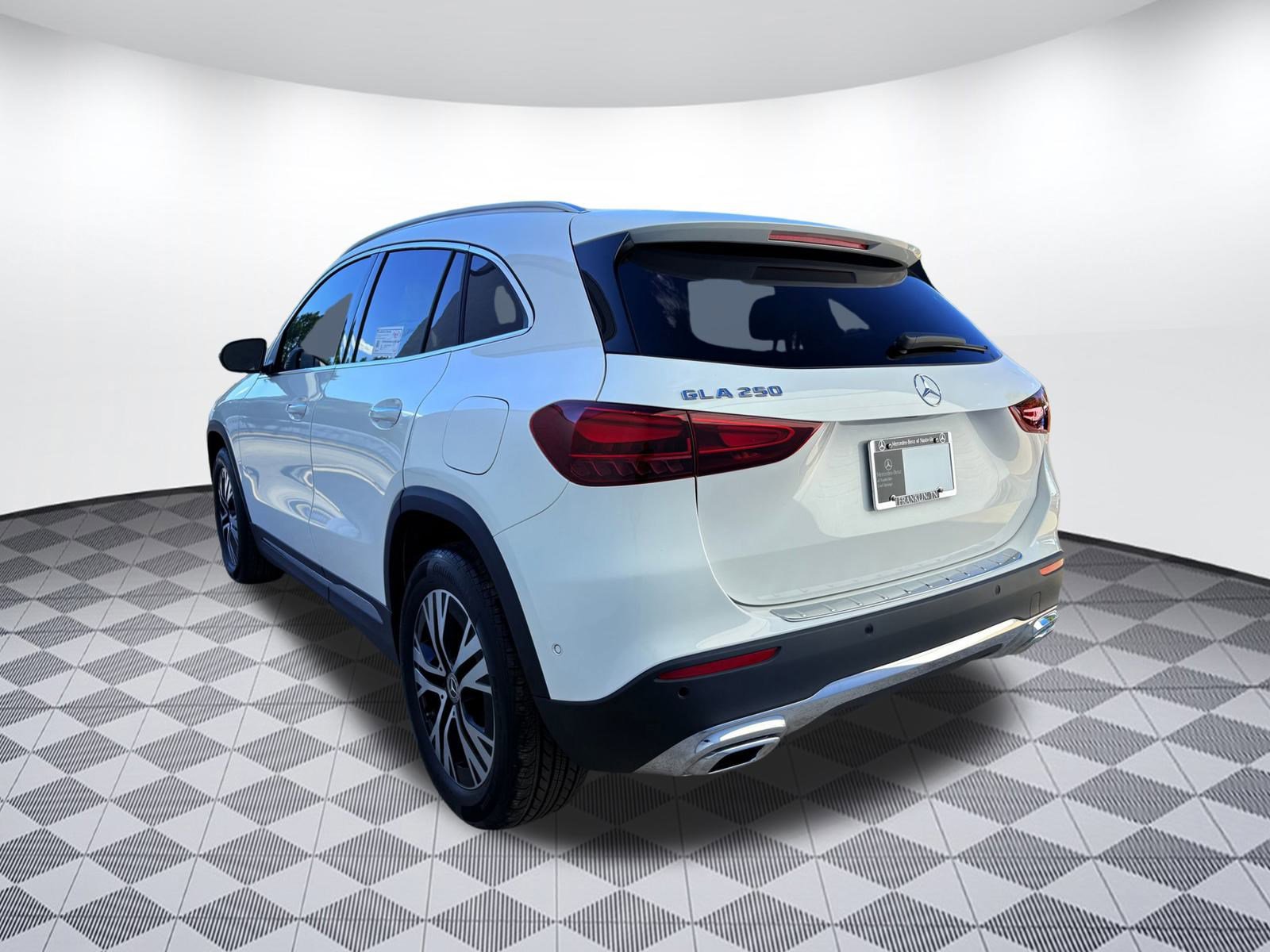 2025 Mercedes Benz GLA 250 photo 3