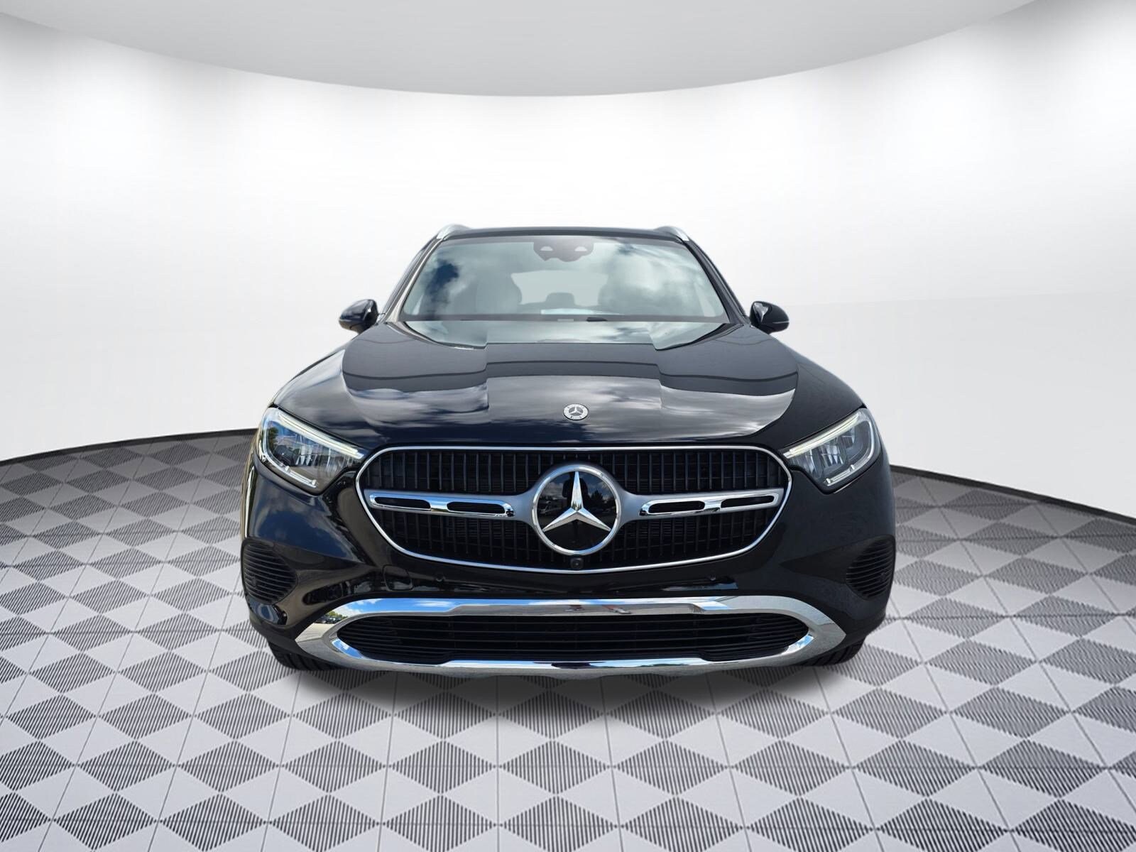 2026 Mercedes Benz GLC 300 4MATIC photo 4