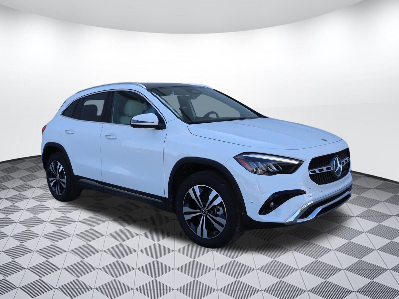 2025 Mercedes Benz GLA 250 photo 2