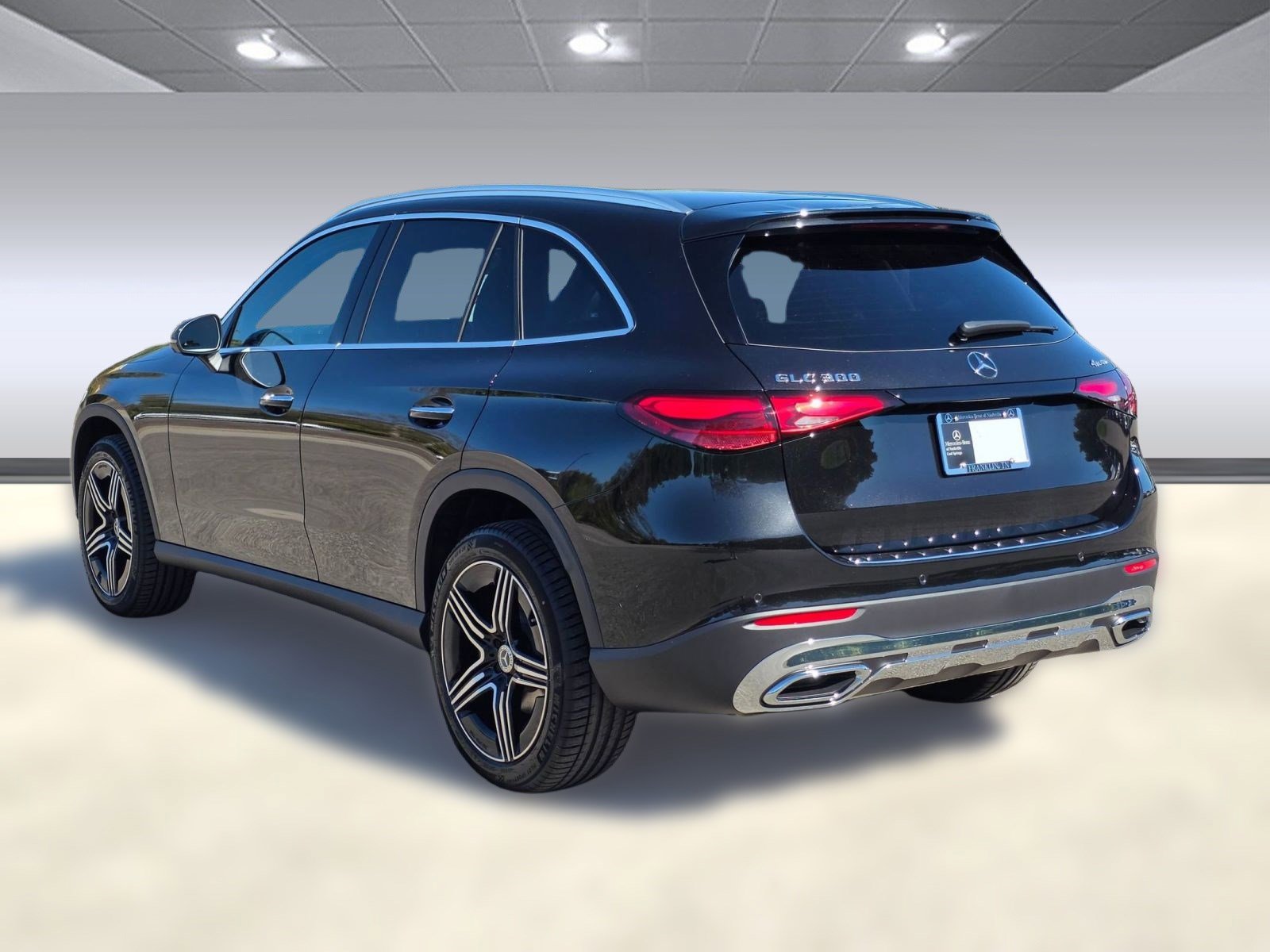 2026 Mercedes Benz GLC 300 4MATIC photo 3