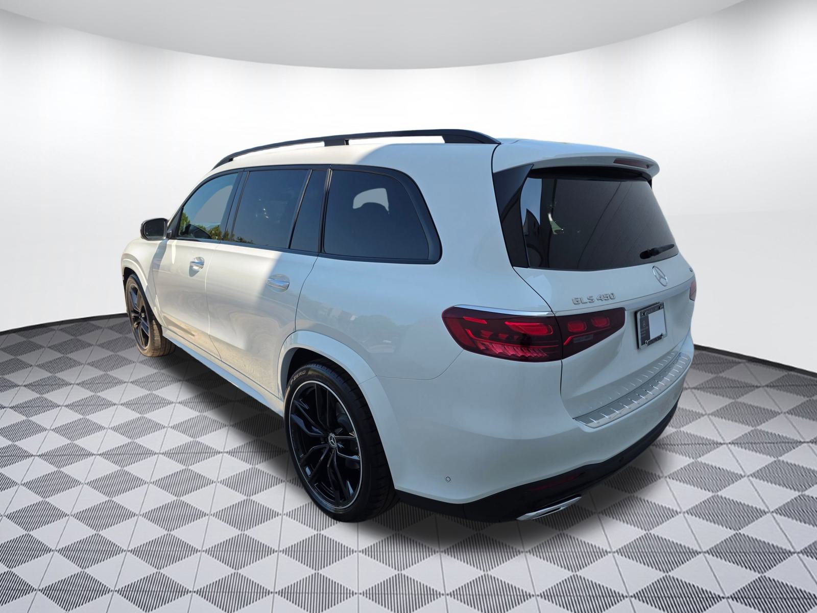 2026 Mercedes Benz GLS 450 4MATIC photo 3
