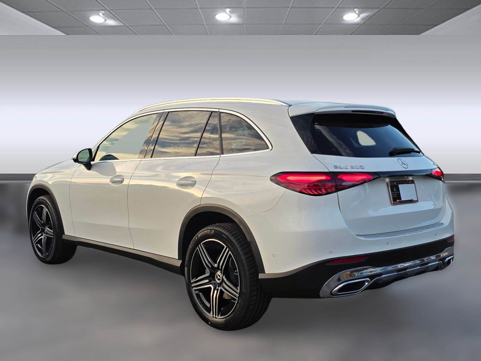 2026 Mercedes Benz GLC 300 4MATIC photo 3