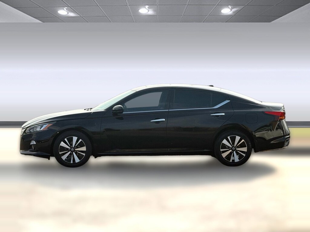 Used 2020 Nissan Altima 2.5 SV Sedan