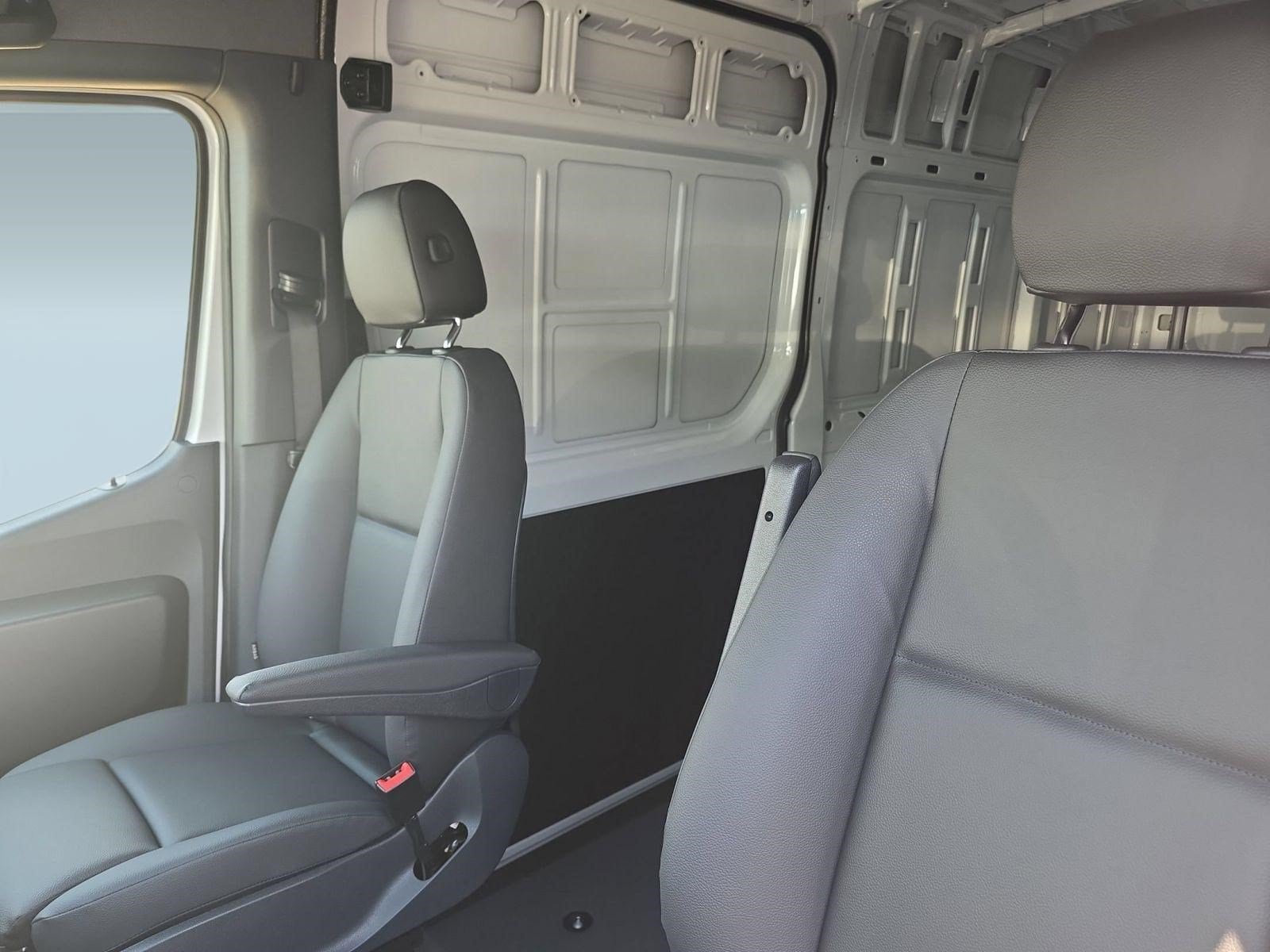 2025 Mercedes-Benz Sprinter Cargo Van Base - Photo 36