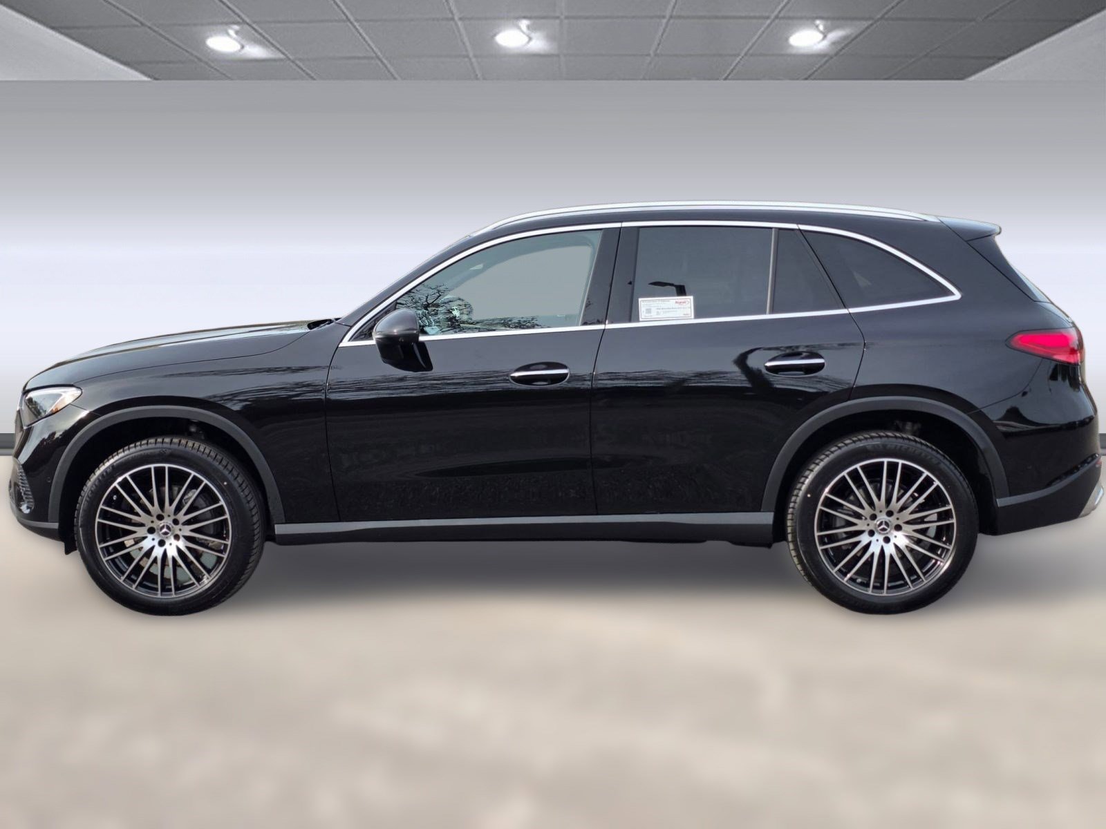 2026 Mercedes Benz GLC 300 4MATIC photo 2