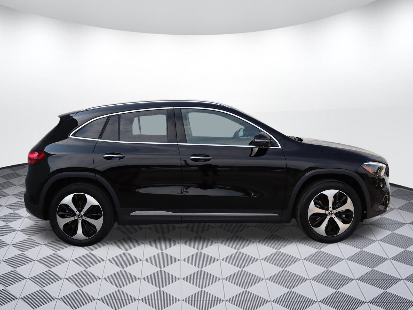 2025 Mercedes Benz GLA 250 photo 4