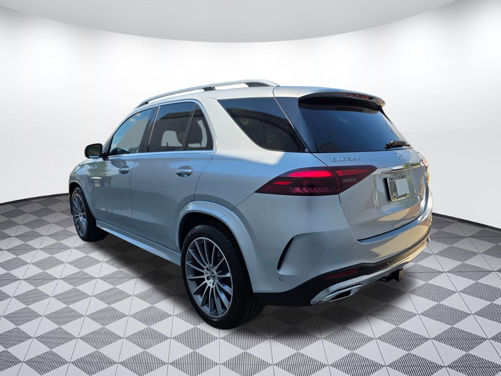 2026 Mercedes Benz GLE 350 4MATIC photo 3