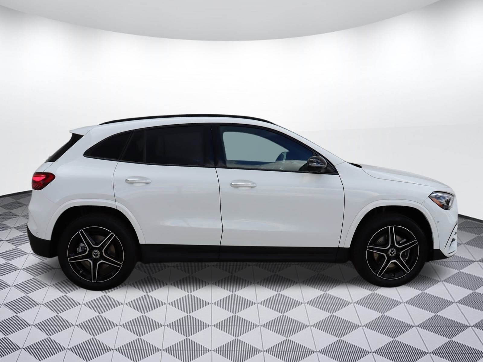 2025 Mercedes Benz GLA 250 photo 4