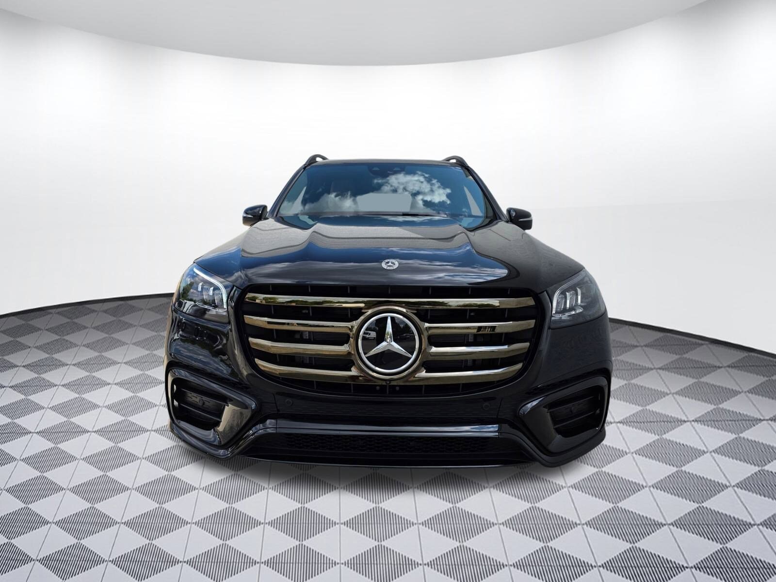 2026 Mercedes Benz GLS 450 4MATIC photo 3